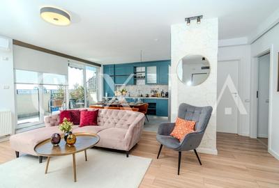 Apartament cu 4 camere semidecomandat, mobilat în Circumvalațiunii - 1