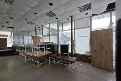 Spațiu comercial, de 70 mp, în Central - 14