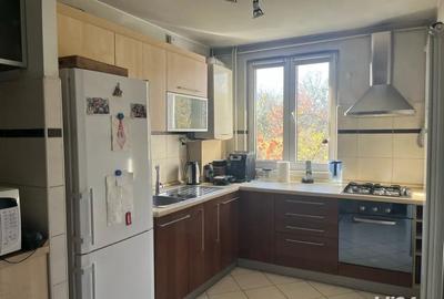 Apartament cu 3 camere decomandat în Titan - 2