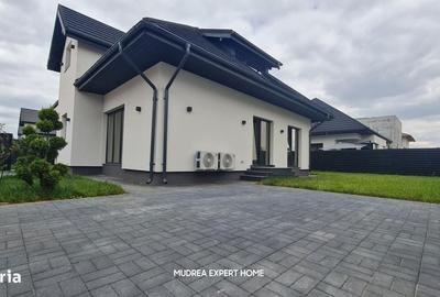 Casă cu 4 camere în Tunari