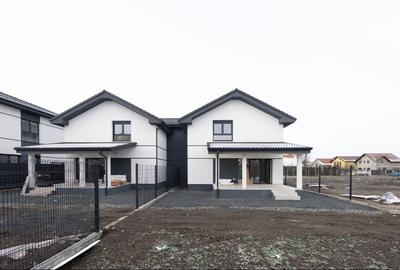 Duplex cu 4 camere cu Teren 325 Mp în Moșnița Veche - 1