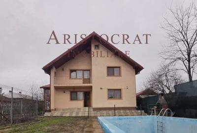 Casă cu 5 camere în Tamași