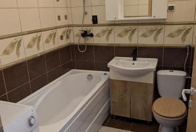 Apartament cu 2 camere decomandat în Steaua