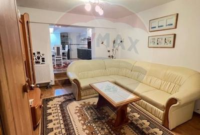 Apartament cu 3 camere semidecomandat în Central