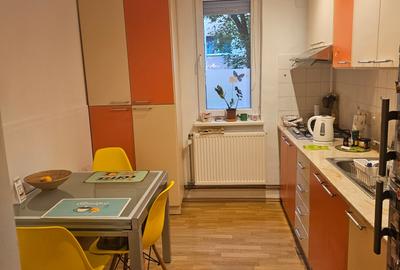 Vand apartament cu 3 camere,7 Noiembrie,parter din 4,balcon,mobilat si utilat. - 2