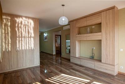 Casă cu 7 camere cu Canalizare în Iosia - 27