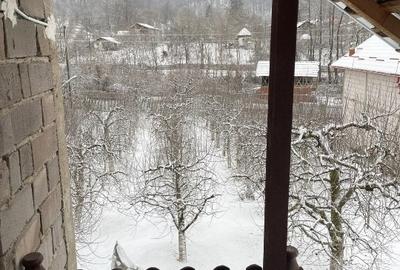 Casă individuală cu 3 camere cu Teren 2800 Mp în Boțești - 6