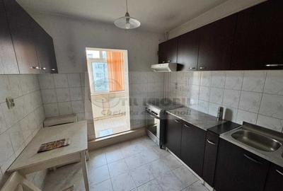 Apartament cu 2 camere decomandat, mobilat în Nicolina