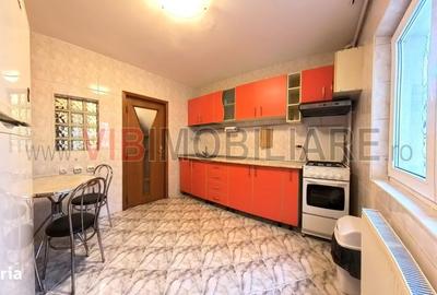 Apartament cu 3 camere decomandat în Vitan