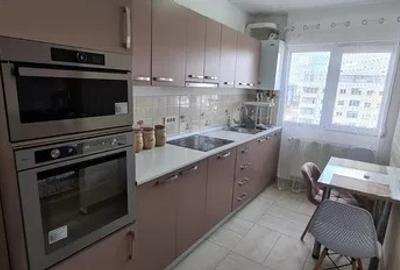 Apartament cu 3 camere semidecomandat, mobilat în Palat - 4