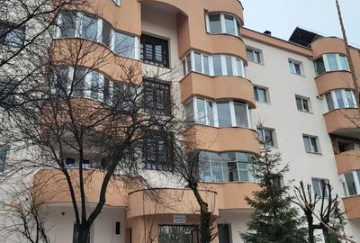 Apartament cu 2 camere decomandat în Plopilor