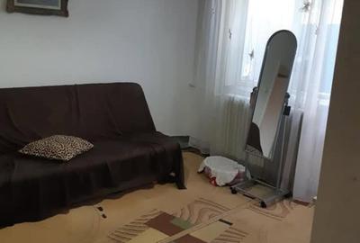 Apartament cu 3 camere semidecomandat în Tătărași - 1