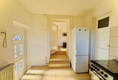 Apartament cu 2 camere nedecomandat în Central