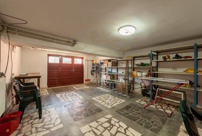 Casă individuală cu 10 camere cu Canalizare în Exercițiu - 10