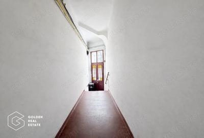 Apartament cu 4 camere semidecomandat în Central