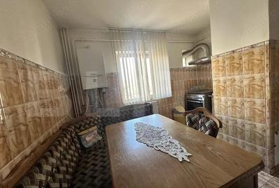Apartament cu 3 camere decomandat în Rovine - 7