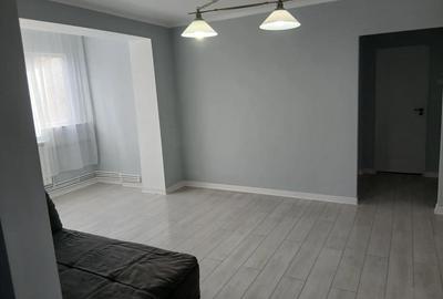 Vand apartament 2 camere etaj 2 - 5
