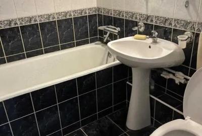 Apartament cu 3 camere semidecomandat, mobilat în Ștefan cel Mare