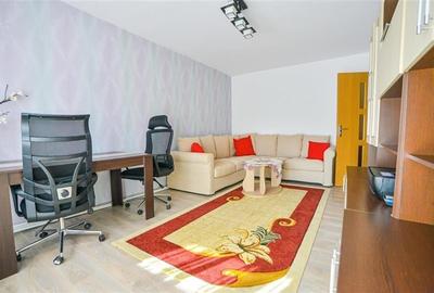 Apartament cu 3 camere decomandat în E3