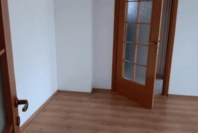 Apartament cu 3 camere semidecomandat în Turda - 2