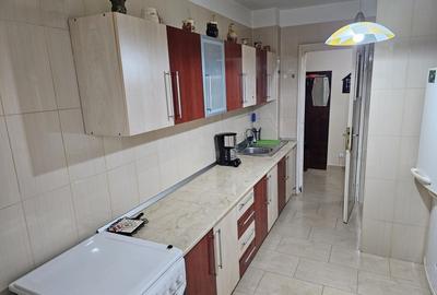 Apartament cu 3 camere, etaj intermediar - Piata Centrala - 6