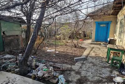 Casă cu 4 camere cu Teren 300 Mp în Km 4 - 5