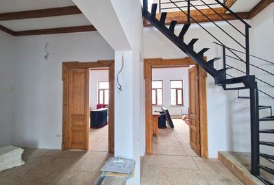 Apartament cu 6 camere decomandat în Unirii - 2