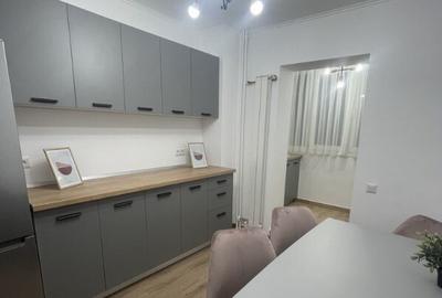 Apartament cu 3 camere decomandat în Moșilor