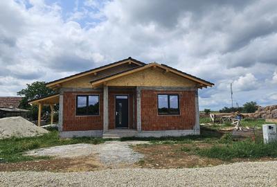 Casă cu 3 camere în Leș - 7