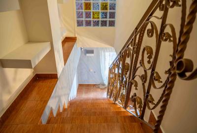 Casă individuală cu 10 camere cu Garaj în Chitila - 27