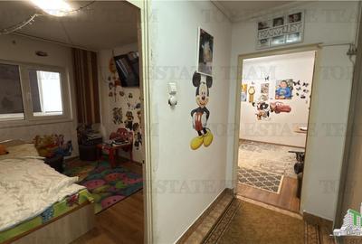 Apartament 3 camere 2 bai bloc 1984 zona metrou 1 Decembrie 1918 - 3