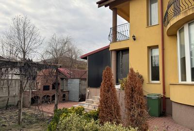 Casă cu 5 camere cu Garaj în Cârcea - 7