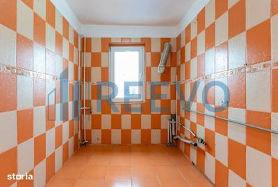 Apartament cu 3 camere semidecomandat în Podei - 17