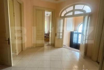 Casă cu 9 camere cu Teren 400 Mp în P-ța Sfântul Ștefan - 2