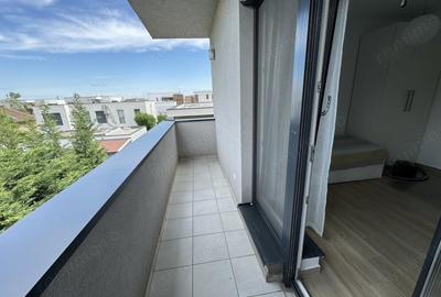 Apartament cu 3 camere semidecomandat în Dumbrăvița