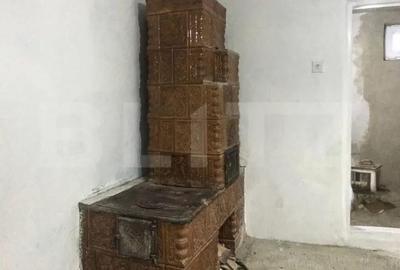 Casă cu 2 camere cu Teren 1724 Mp în Central - 1