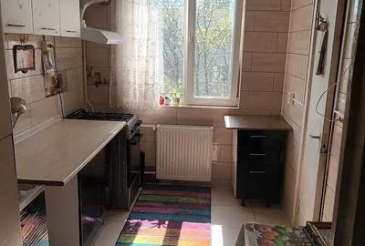 Apartament cu 3 camere semidecomandat, mobilat în Păcii - 1