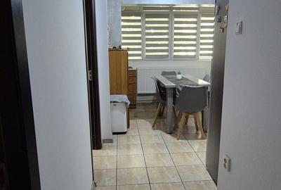Apartament cu 2 camere decomandat, mobilat în 9 Mai - 9