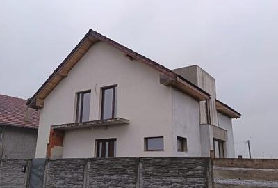 Casă individuală cu 5 camere cu Teren 620 Mp în Macea - 1