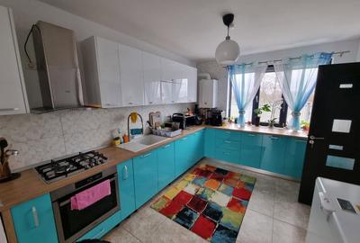 Casă cu 4 camere cu Teren 300 Mp în Central - 5