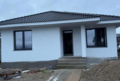 Casă cu 3 camere cu Teren 440 Mp în Central - 10