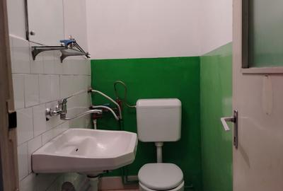 Apartament cu 3 camere decomandat în Tudor