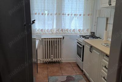 Apartament cu 2 camere decomandat în Titan
