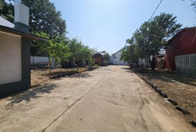 Spațiu comercial, de 100 mp, în Sud - 16