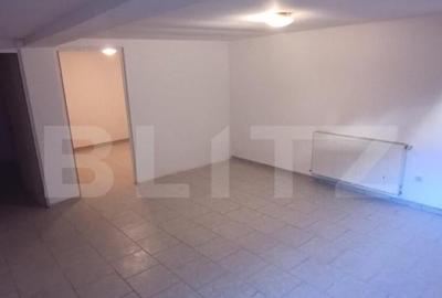 Super pret, vad bun, spatiu comercial, 239 mp, zona Sinaia Super pret, vad bun, spatiu comercial, 239 mp, zona Sinaia - 3