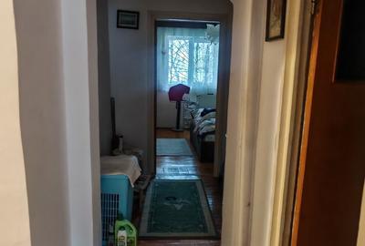 Apartament cu 4 camere semidecomandat în Tineretului - 1
