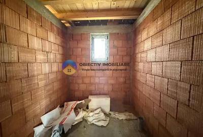 Casă cu 3 camere cu Teren 1400 Mp în Ciritei - 2