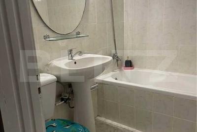 Apartament de inchiriat, cu 3 camere, 75 mp, zona Podul Ros - 6