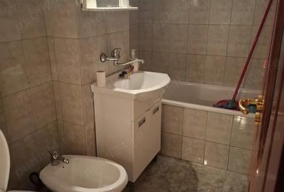 Apartament cu 3 camere decomandat în Nord