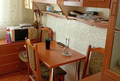 Apartament cu 2 camere semidecomandat în Micro 4 - 2